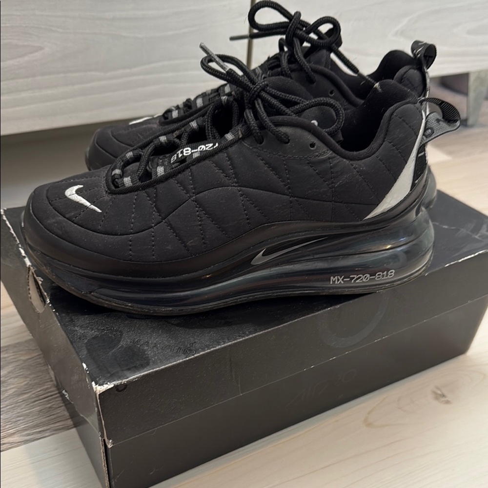 Women’s Nike MX-720-818 Sneakers